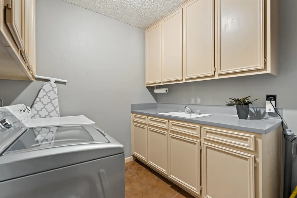 106 Center Cove II Loop Spicewood, TX 78669