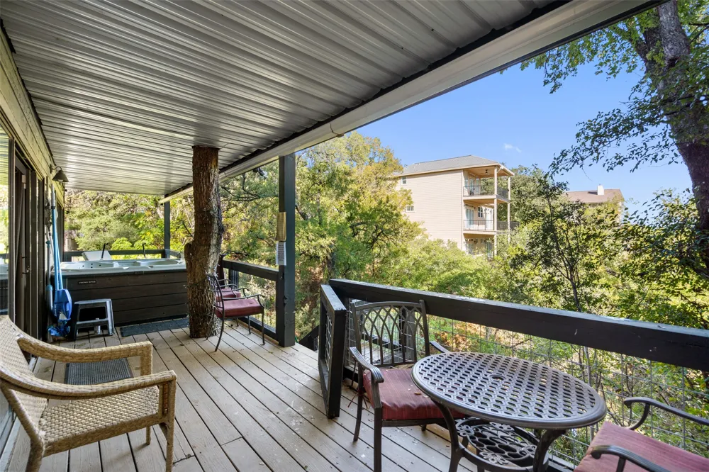 106 Center Cove II Loop Spicewood, TX 78669