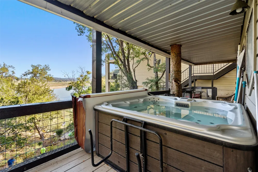 106 Center Cove II Loop Spicewood, TX 78669