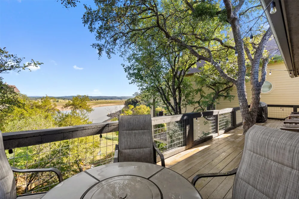 106 Center Cove II Loop Spicewood, TX 78669