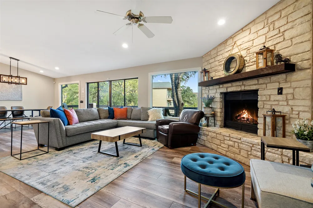 106 Center Cove II Loop Spicewood, TX 78669