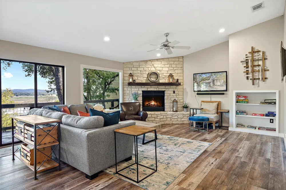 106 Center Cove II Loop Spicewood, TX 78669