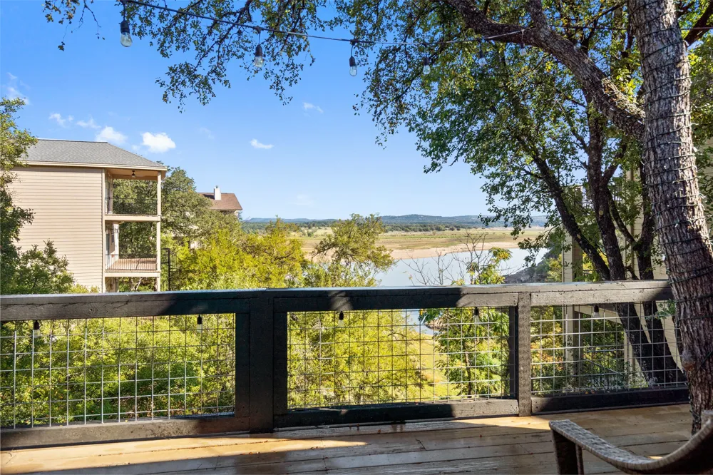 106 Center Cove II Loop Spicewood, TX 78669