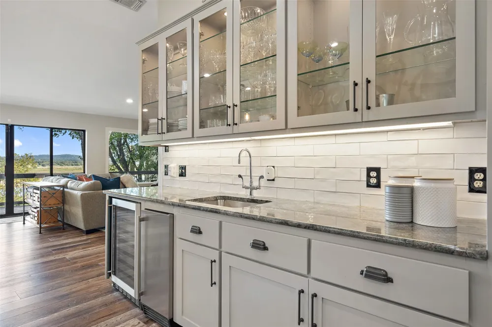 106 Center Cove II Loop Spicewood, TX 78669