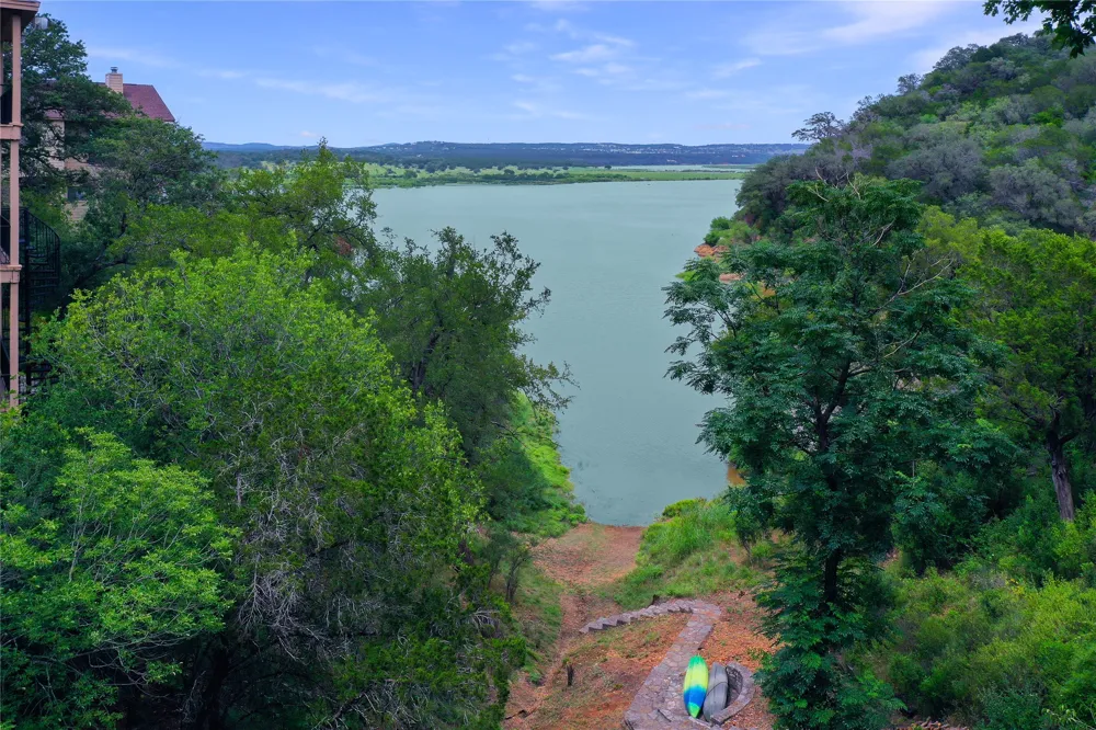 106 Center Cove II Loop Spicewood, TX 78669