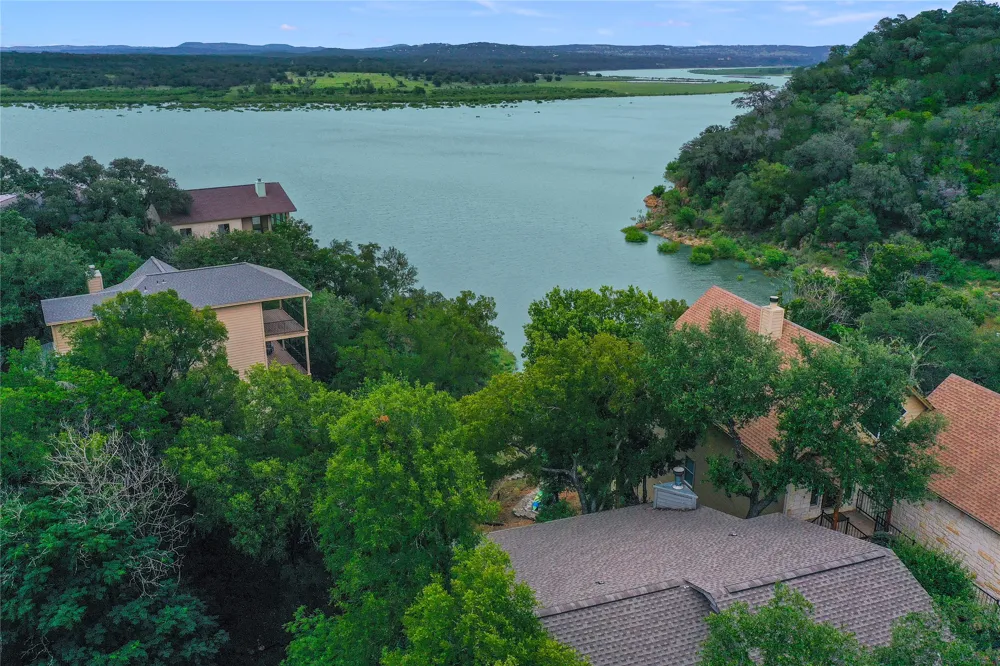 106 Center Cove II Loop Spicewood, TX 78669