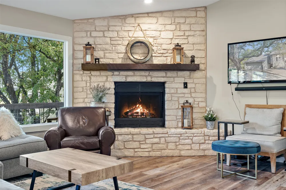 106 Center Cove II Loop Spicewood, TX 78669