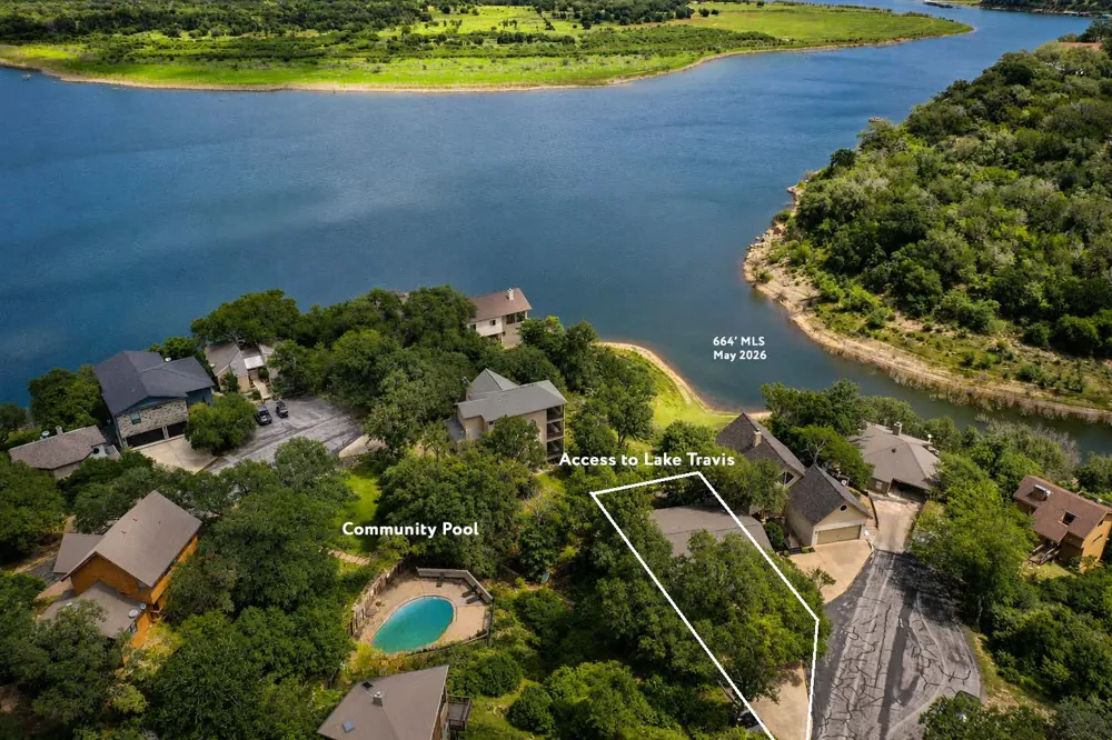 106 Center Cove II Loop Spicewood, TX 78669