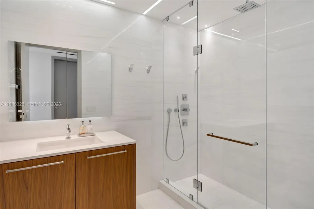 350 Ocean Dr #701N Key Biscayne, FL 33149