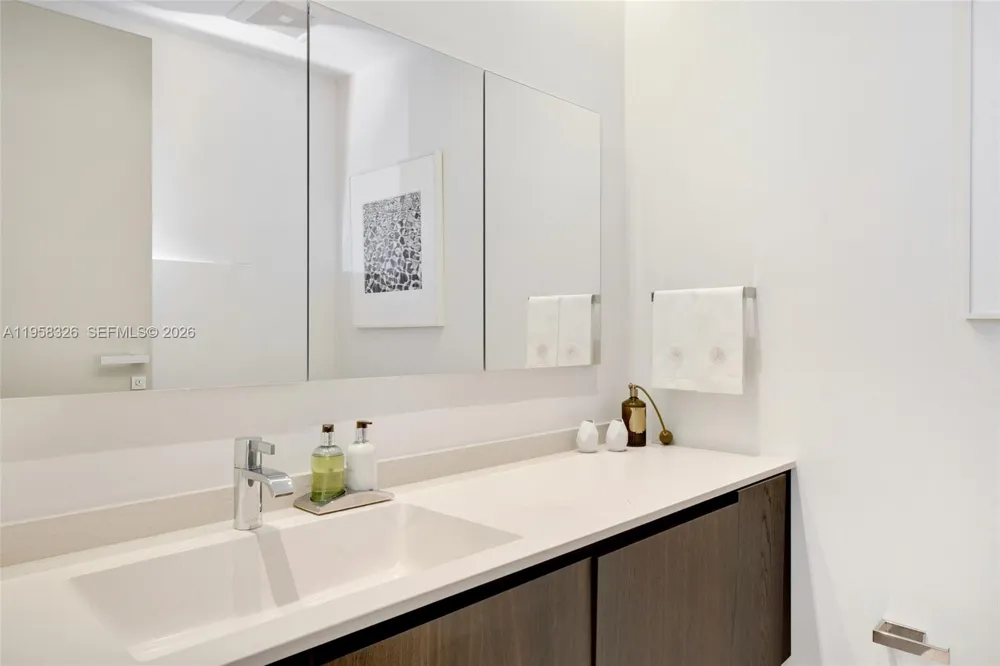 350 Ocean Dr #701N Key Biscayne, FL 33149