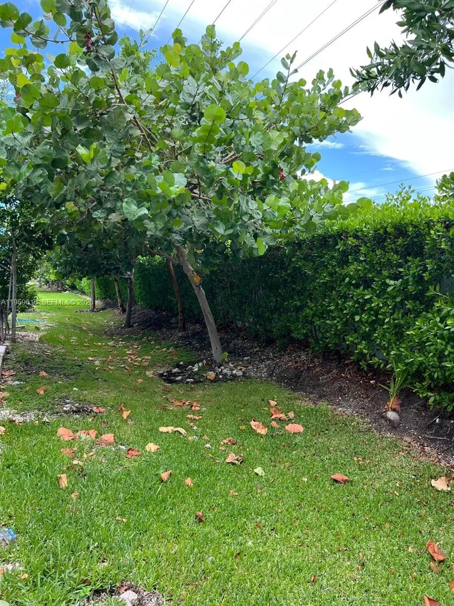 94825 Overseas Highway Key Largo, FL 33037