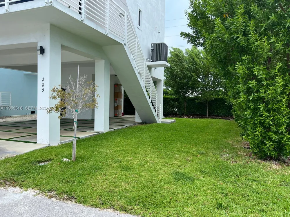 94825 Overseas Highway Key Largo, FL 33037
