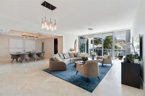 5959 Collins Ave #606