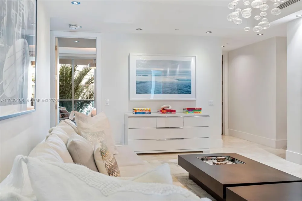 5959 Collins Ave #606 Miami Beach, FL 33140
