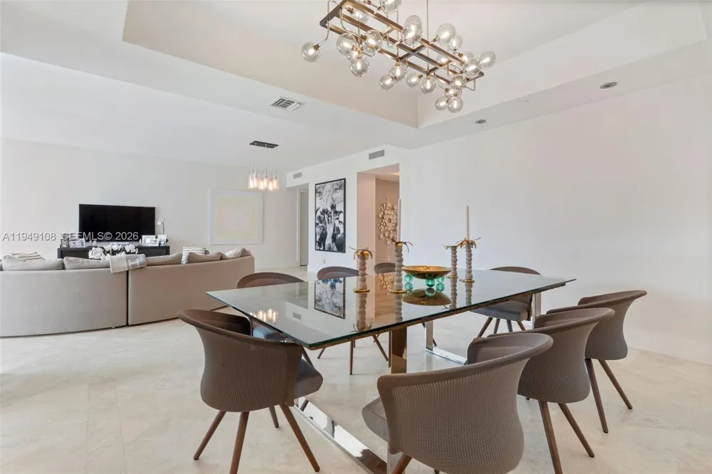 5959 Collins Ave #606 Miami Beach, FL 33140