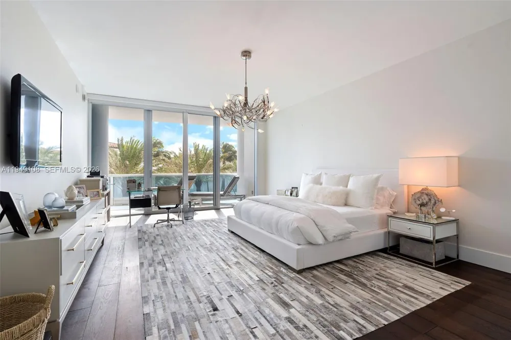 5959 Collins Ave #606 Miami Beach, FL 33140