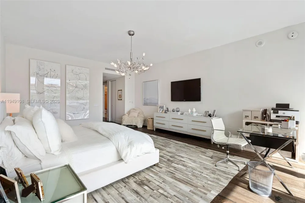 5959 Collins Ave #606 Miami Beach, FL 33140