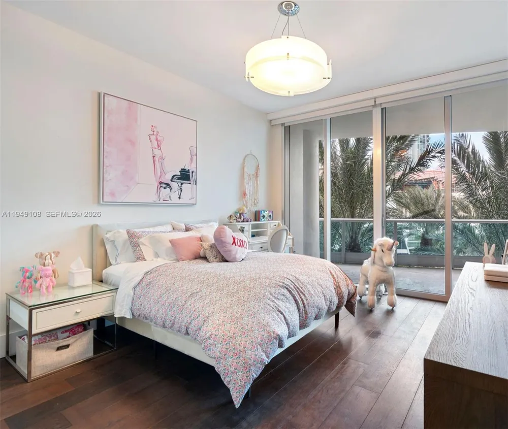 5959 Collins Ave #606 Miami Beach, FL 33140
