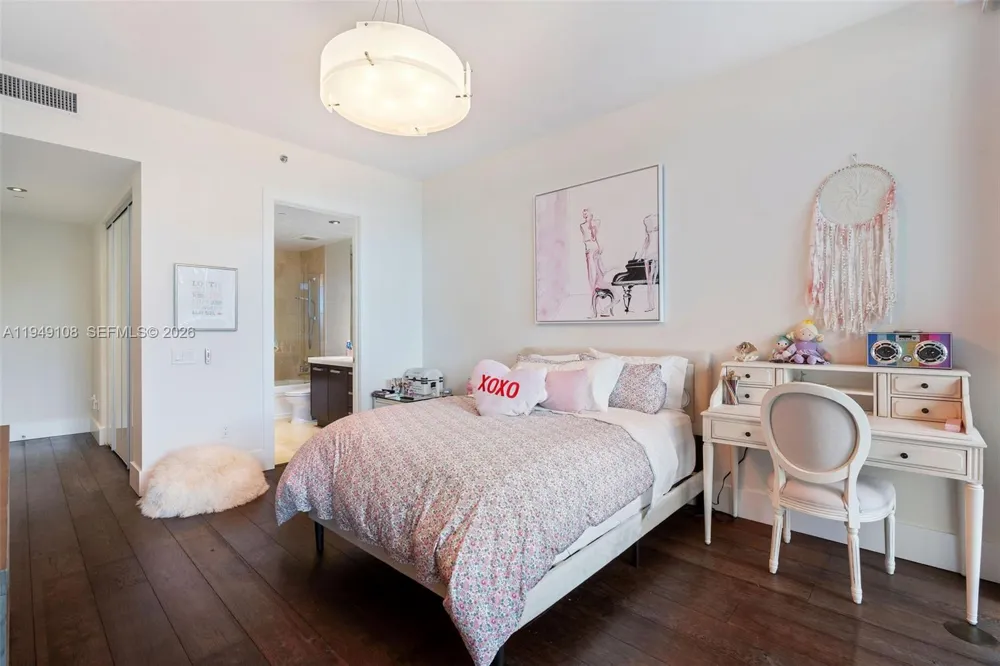 5959 Collins Ave #606 Miami Beach, FL 33140