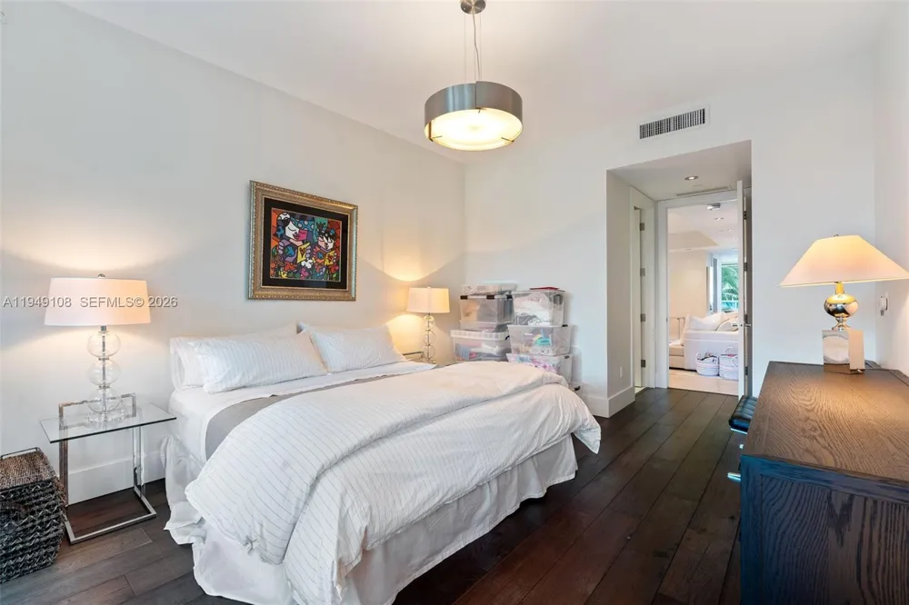 5959 Collins Ave #606 Miami Beach, FL 33140