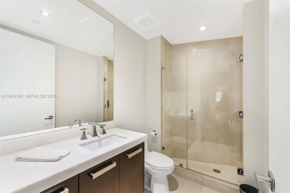 5959 Collins Ave #606 Miami Beach, FL 33140