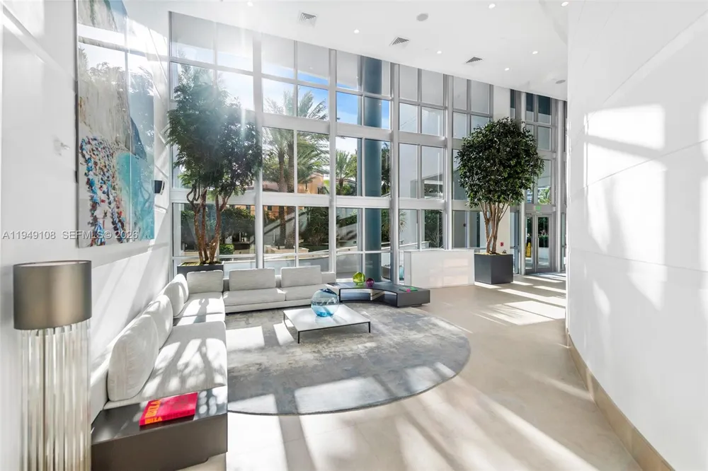 5959 Collins Ave #606 Miami Beach, FL 33140