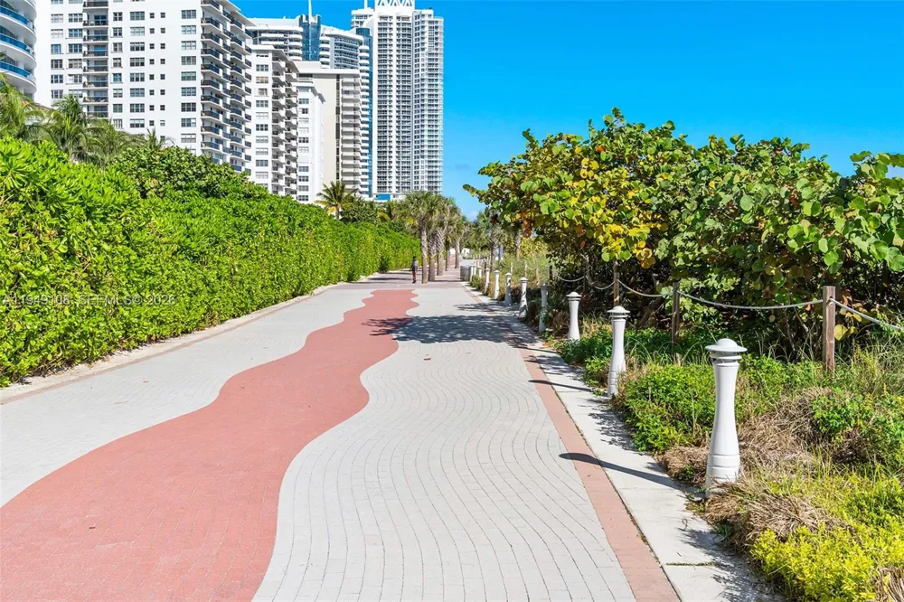 5959 Collins Ave #606 Miami Beach, FL 33140