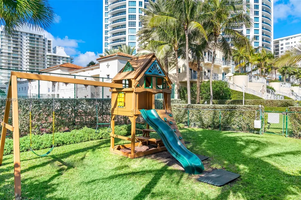 5959 Collins Ave #606 Miami Beach, FL 33140