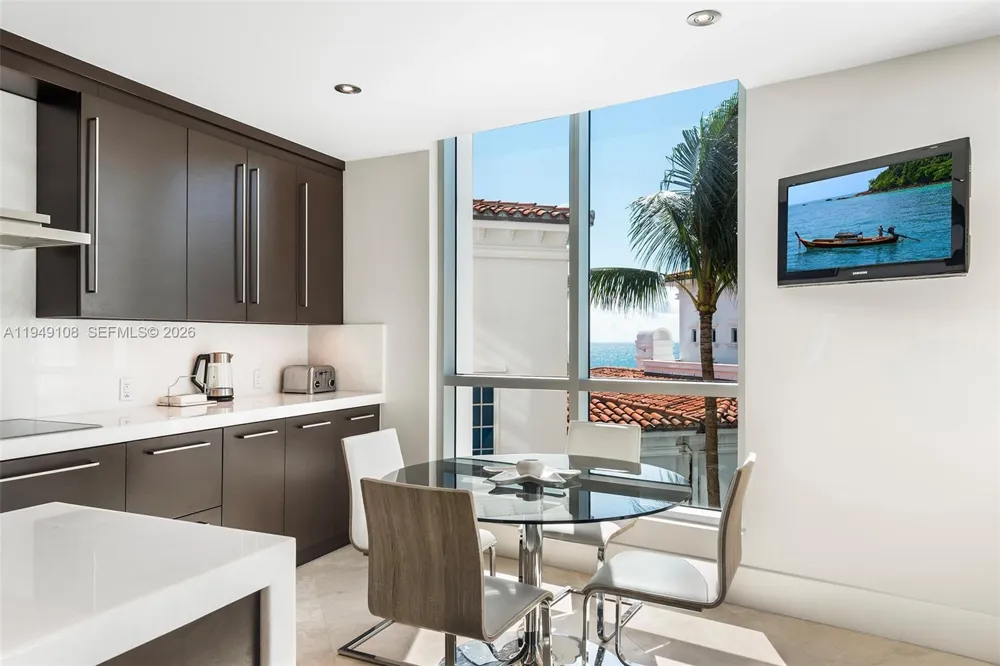 5959 Collins Ave #606 Miami Beach, FL 33140