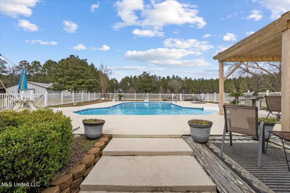 13835 U.S. 98 Smithdale, MS 39664