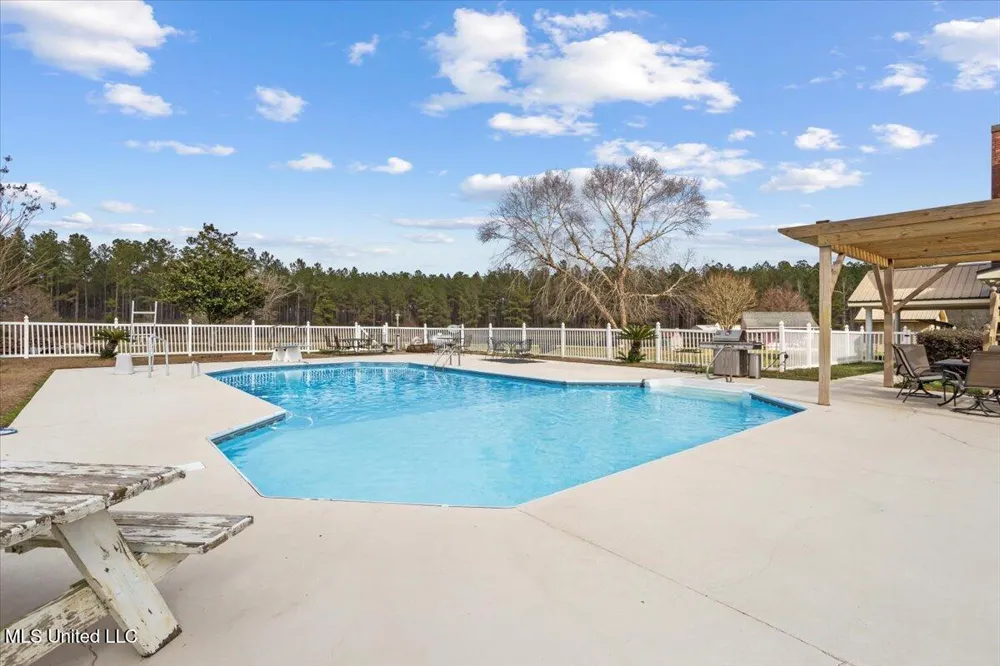 13835 U.S. 98 Smithdale, MS 39664