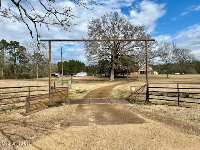 13835 U.S. 98 Smithdale, MS 39664