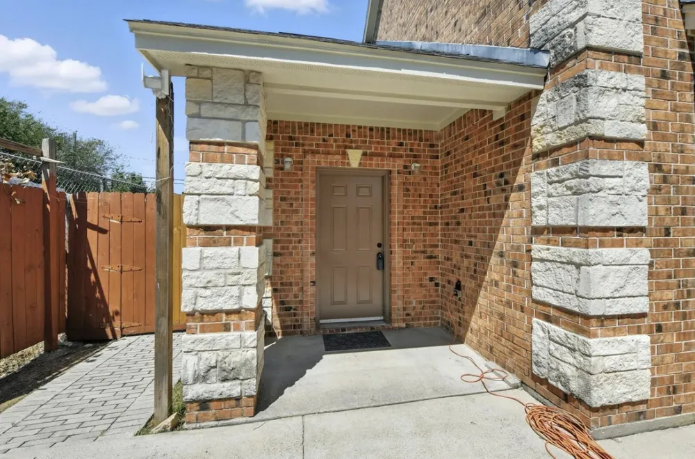 619 Comal Avenue Fort Worth, TX 76108