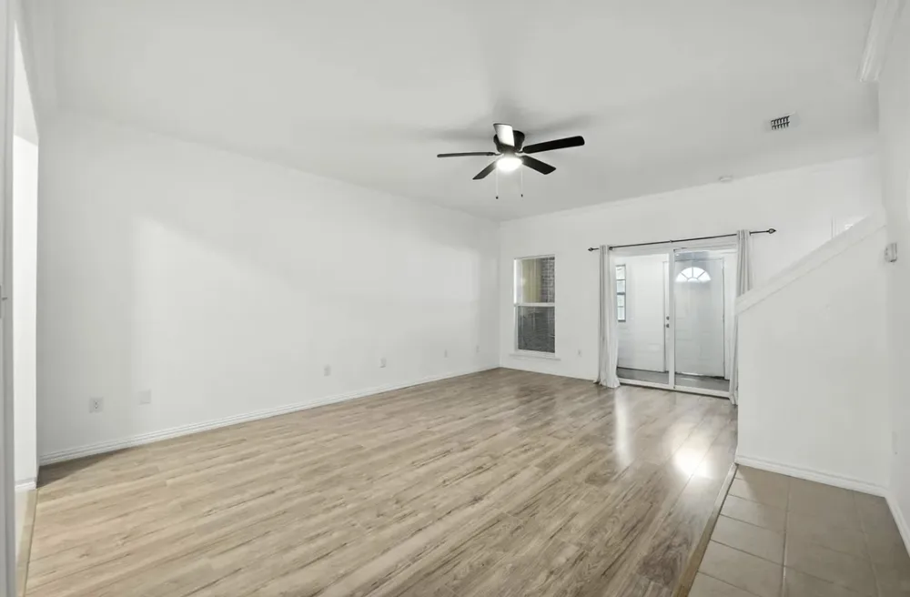 619 Comal Avenue Fort Worth, TX 76108