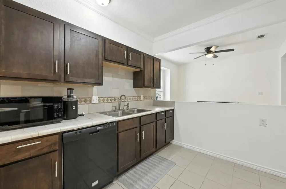 619 Comal Avenue Fort Worth, TX 76108