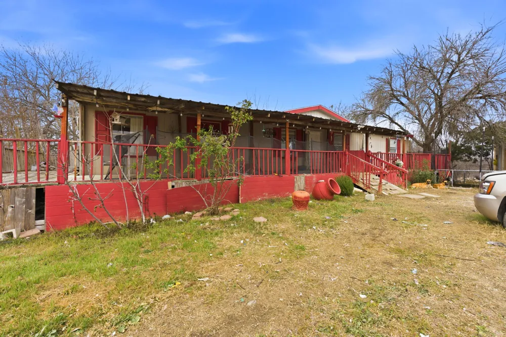 13802 Hokanson Road Del Valle, TX 78617