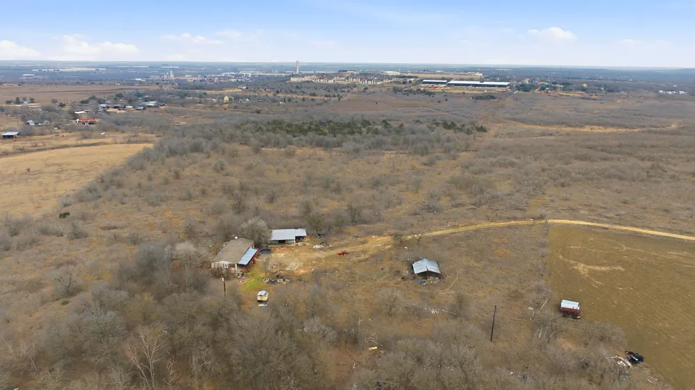 13802 Hokanson Road Del Valle, TX 78617