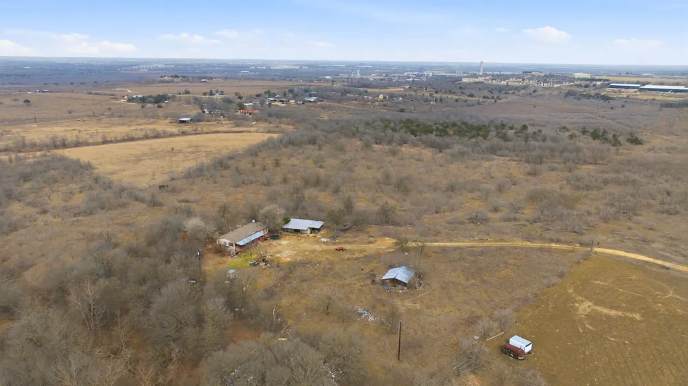 13802 Hokanson Road Del Valle, TX 78617