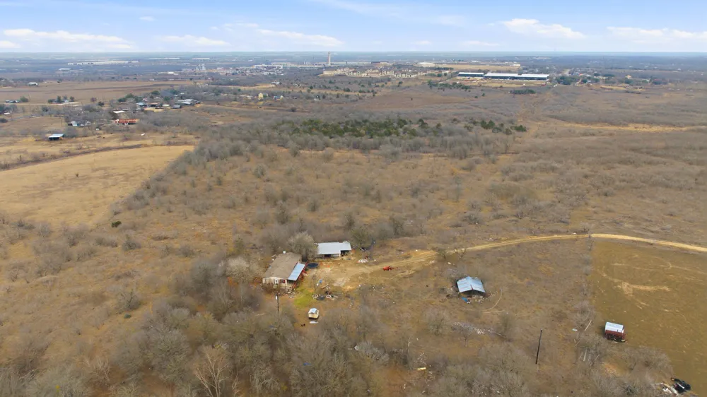 13802 Hokanson Road Del Valle, TX 78617