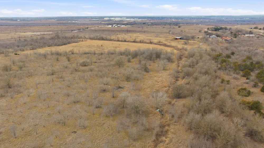 13802 Hokanson Road Del Valle, TX 78617