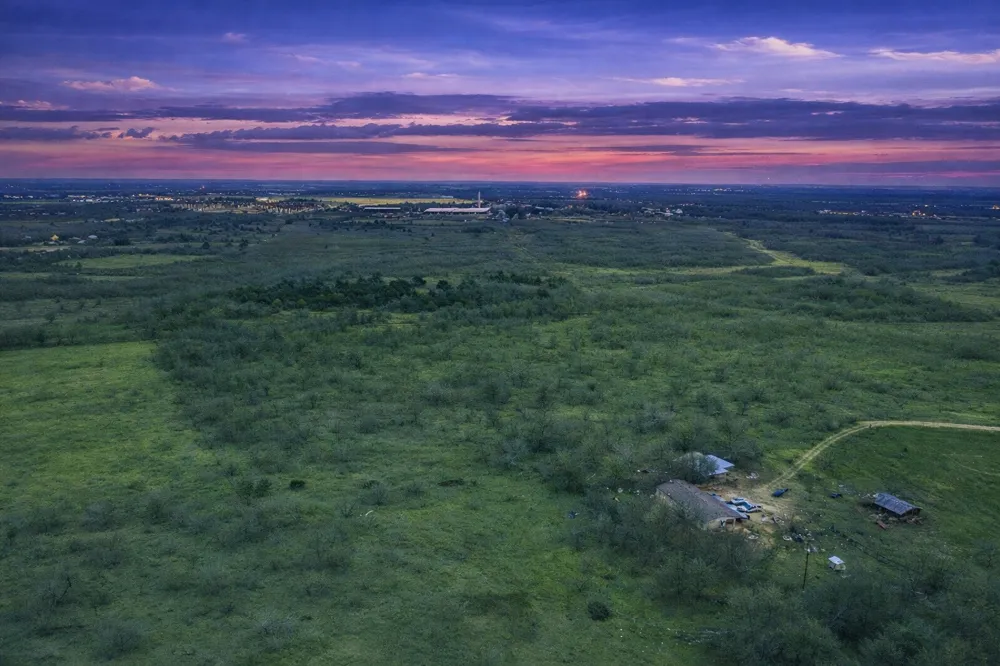 13802 Hokanson Road Del Valle, TX 78617