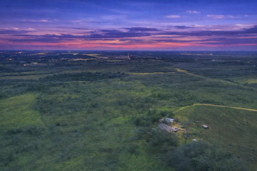 13802 Hokanson Road Del Valle, TX 78617