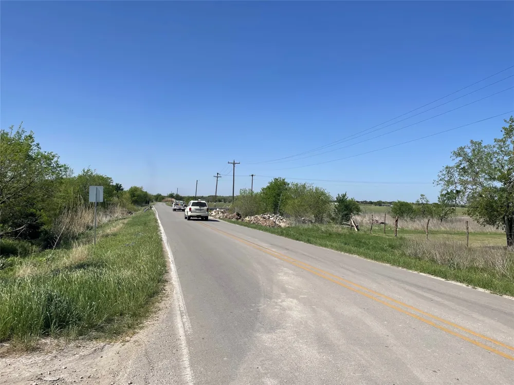 11319 Doyle Overton Road Del Valle, TX 78617