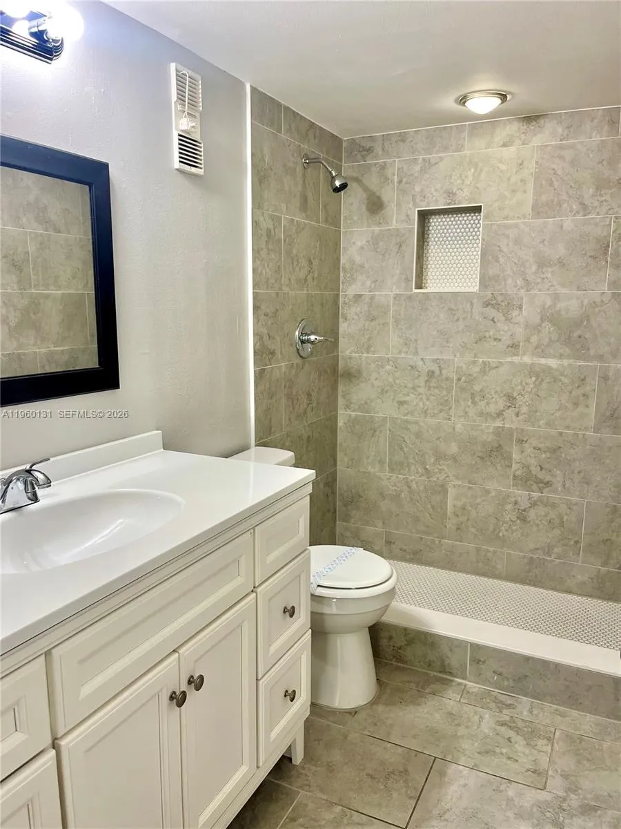 4575 S Texas Ave #307 Orlando, FL 32839