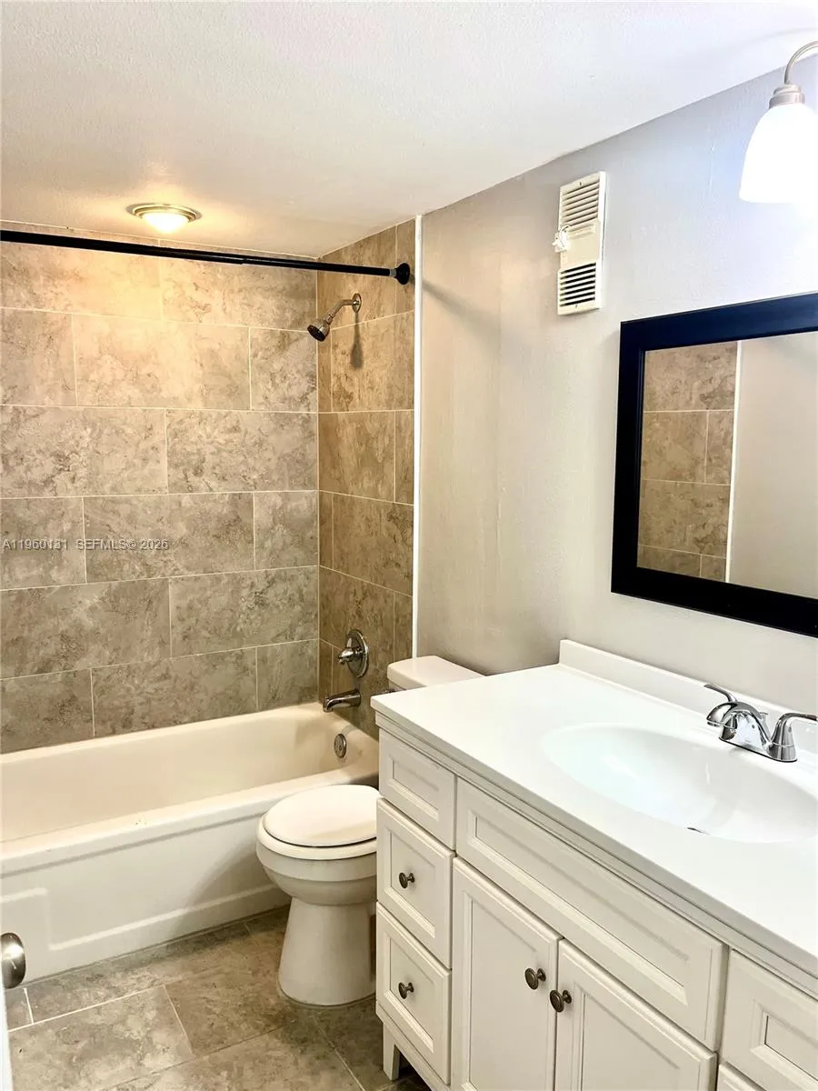 4575 S Texas Ave #307 Orlando, FL 32839