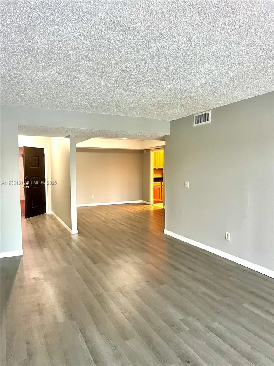 4575 S Texas Ave #307 Orlando, FL 32839