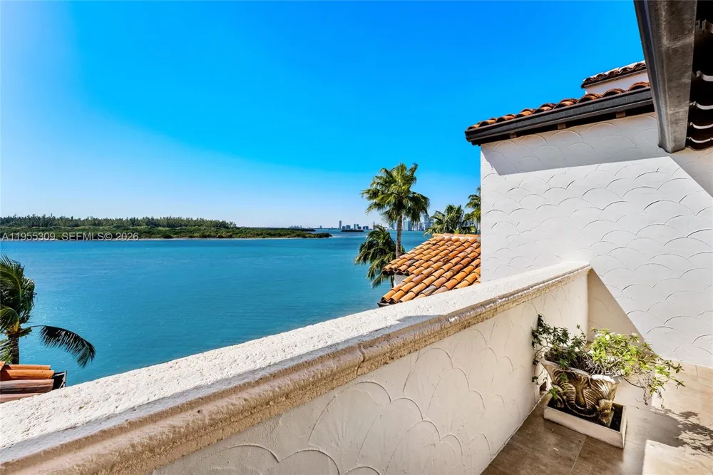 2443 Fisher Island Dr #5403 Miami, FL 33109
