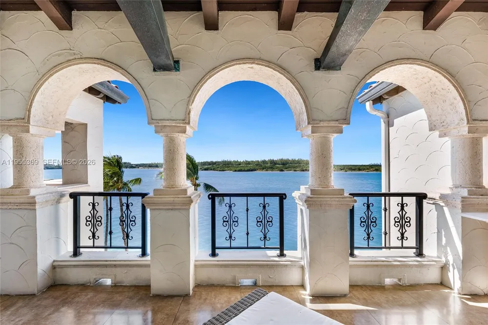2443 Fisher Island Dr #5403 Miami, FL 33109