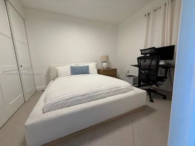 3330 NE 190th St #1815 Aventura, FL 33180