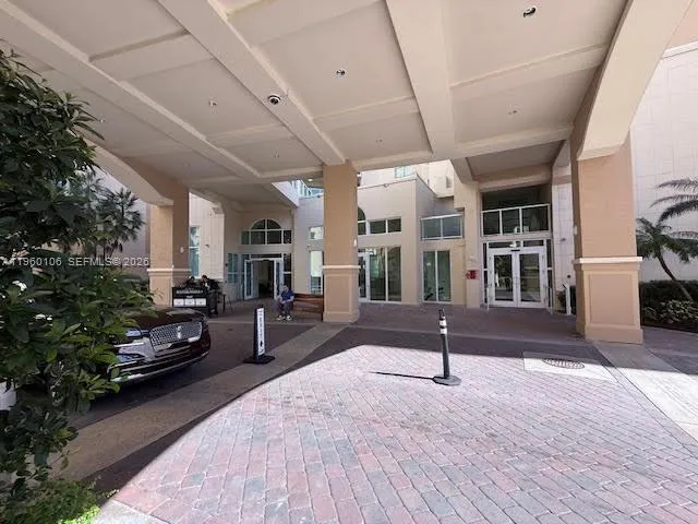 3330 NE 190th St #1815 Aventura, FL 33180